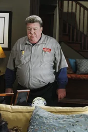 Der Klempner George (George Wendt) hat seinen Job zu Lebzeiten geliebt. Auch als Geist will er nicht aufhören zu arbeiten ...