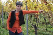 Bio-Winzerin Anne (Henriette Richter-Röhl) möchte auf dem Weingut Wader in die Fußstapfen ihres Vaters treten.
