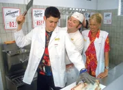 Rita (Gaby Köster) und Bernie (Georg Alfred Wittner, M.) zweifeln, ob Kevin (Kevin Lorenz) seine Prüfung schaffen wird, obwohl er hart trainiert...