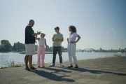 Hörend und taub - Familie Rose kommuniziert in mehreren Sprachen: Lemonia ist taub, Thorsten hörend - gemeinsame Familiensprache ist die Gebärdensprache.