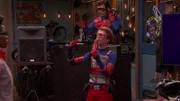 Henry Hart (Jace Norman, m.), Captain Man / Ray Manchester (Cooper Barnes, r.)