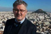 Sir Christopher Clark vor der Akropolis: Europa ruht auf dem Wert von Freiheit und Demokratie.