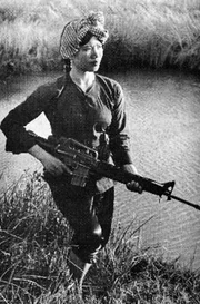 Eine vietnamesische Soldatin