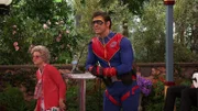 Captain Man / Ray Manchester (Cooper Barnes, r.)