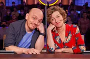 Rateteam-Kapitän Bernhard Hoëcker (l.) mit Schauspielerin Margarita Broich (r.).