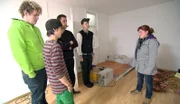 Besonders glücklich schaut Linda nicht aus..