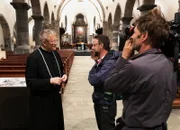 SRF bi de Lüt Wunderland - Chablais VD/VS Staffel 7, Episode 2 Pater Cyrille Rieder begrüsst Nik im Kloster St. Maurice
