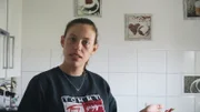 Zwillingsmama Janine (Foto) bangt um ihren Antrag zur Kostenübernahme für eine OP.