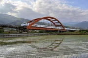 Die Insel Taiwan bietet viel für Eisenbahnfreunde: Mehr als 1.000 Kilometer Bahngleise umrunden Ilha Formosa – die schöne Insel, wie Taiwan einst genannt wurde.
