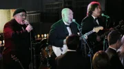 CSI-Mitarbeiter Dr. Albert Robbins (Robert David Hall, Mi.) spielt mit seiner Band auf einer Veranstaltung, bei der Elizabeth Rodriguez für ihr soziales Engagement geehrt wird. Robbins ahnt an diesem Abend nicht, dass Elizabeth am nächsten Morgen tot aufgefunden wird...