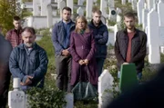 Die Staatsanwältin Nevena Murtezić (Jasna Đuričić) nimmt an der Trauerfeier für einen Schüler teil, der sich das Leben genommen hat.