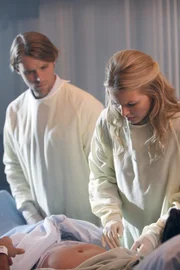 Dr. Robert Chase (Jesse Spencer, l.) und Dr. Allison Cameron (Jennifer Morrison)