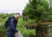 SRF bi de Lüt  Wunderland - Mythen-Region SZ Staffel 7, Episode 4 Startschuss in der Idylle: Die Mythensendung beginnt am Goldseeli, einer vom Goldauer Bergsturz geschaffenen Landschaft.