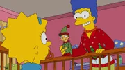 Für Maggie (l.) hat sich Marge (r.) ein ganz besonderes Geschenk ausgedacht, doch diese scheint nur wenig begeistert zu sein ...