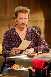Rod (Steve Valentine)