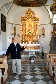 Sepp Forcher in der Kirche von Vent.