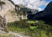 Blick aus der Geltenbachhöhle ins Gasterntal
