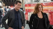 Al Burns (Dylan Walsh) und Carrie Wells (Poppy Montgomery)