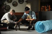 Xaver und der Bürgermeister sind fest davon überzeugt, dass Louiserl das Zeug zum Filmhund hat. Von links: Xaver (Michael Schreiner) und Bürgermeister Schattenhofer (Werner Rom).