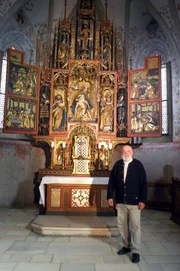 Sepp Forcher in der Spitalskirche in Latsch.