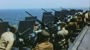 Soldaten des Schiffes bereit zum Angriff