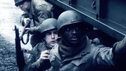 Alec (Aldis Hodge, r.)