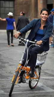 Auf Jane Rizzoli (Angie Harmon) wartet ein mehr als abwechslungsreicher Tag. Wie man so sagt: Ein Unglück kommt selten allein!