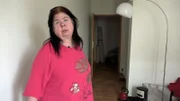 Pamela (58) ist im Umzugsstress