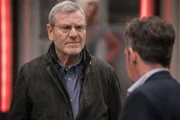 Julien Baptiste (Tchéky Karyo, l.); Edward (Tom Hollander, r.)