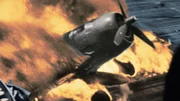 Militärflugzeug brennt