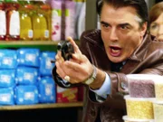 Sofort die Waffe runter! Detective Logan (Chris Noth) stürmt ein Lebensmittelgeschäft.