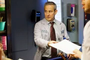 Dr. Stohl (Eddie Jemison) Die Verwendung des sendungsbezogenen Materials ist nur mit dem Hinweis und Verlinkung auf RTL+ gestattet.