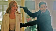 Dede (Neet Mohan) bricht in die Villa ein und nimmt Maria (Joséphine de La Baume) als Geisel. Können die Ermittler das Leben der jungen Frau retten?