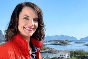 Mona Vetsch besucht Schweizer Auswanderinnen und Auswanderer in Finnland, Schweden und Norwegen.