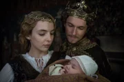 Elizabeth von York (Jodie Comer, l.); Henry VII. (Jacob Collins-Levy, r.)