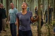 Für Eva (Kylie Bunbury, M.) ist es besonders schwer, in der Realität Fuß zu fassen. Vor allem, weil sie nebenbei noch eine besondere Aufgabe zu lösen hat ...