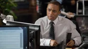 Detective Barry Frost (Lee Thompson Young) sucht den Mörder eines Collegelehrers, der von einem Auto überfahren wurde.