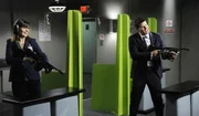 Brennan (Emily Deschanel) und Booth (David Boreanaz) verspüren keine romantischen Gefühle zum Valentinstag und lassen den Tag der Liebenden eher ungewöhnlich ausklingen.