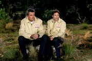 L-R: Mike Heck (Neil Flynn), Bob Chris Kattan