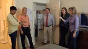 Kelly Siegler (r.)