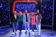 Moderator Alexander Bommes (M.) mit den Kandidaten (v.l.n.r.): Markus Welker, Petra Folkersma, Alina Eckhoff und Bilal Ugurlu