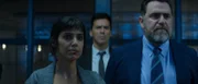 MI6-Agentin Zara Taylor (Ritu Arya) und Personenschützer Vincent Taleb (Tewfik Jallab, M.) gehören zu der Antiterror-Taskforce, die von Matis Garnier (Jérémie Covillault, r.) geleitet wird.
