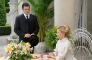 Murdoch (Yannick Bisson, links) besucht Sally Pendrick (Kate Greenhouse).