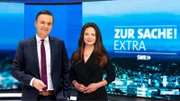 Wie hat die Corona-Pandemie die Gesellschaft verändert? Zuschauerinnen und Zuschauer können ihre Fragen live in die Diskussion miteinbringen. Moderiert wird die Sendung von Sascha Becker und Alexandra Gondorf.