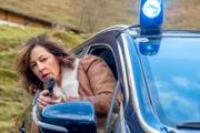 Nina (Julia Cencig) nähert sich unterdessen ihrer entfremdeten Mutter Barbara an, doch eine überraschende Nachricht reißt beide erneut auseinander.
