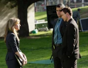 L-R: Jordan Gates (Jessalyn Gilsig), Det. Don Flack (Eddie Cahill) und Mac (Gary Sinise)