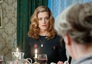 Sogar Leslie (Marie Bäumer) ist immer sprachlos angesichts der barschen Art ihrer Großmutter Fiona Barnes (Hannelore Hoger). Sogar Leslie (Marie Bäumer) ist immer sprachlos angesichts der barschen Art ihrer Großmutter Fiona Barnes (Hannelore Hoger).