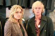 Es zieht sich durch Lisa Fellers Leben wie das Haar an Pierre M. Krauses Brust. Egal, ob nightwash, carwash oder Beichtstuhl: Comedienne Lisa Feller will sich reinwaschen. Göttin sei Dank, ist sie jetzt in dieser Sendung zu Gast. Hier wird ihr Läuterung versprochen, dafür garantiert der SWR Moderator.