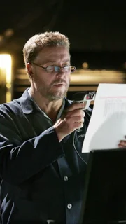 Grissom (William Petersen) sucht nach Spuren, die ihn und sein Team zu dem Mörder des kleinen Mädchens führen.
