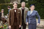 Siegfried Farnon mit seinem neuen Assistenten Richard Carmody bei Mrs. Pumphrey.